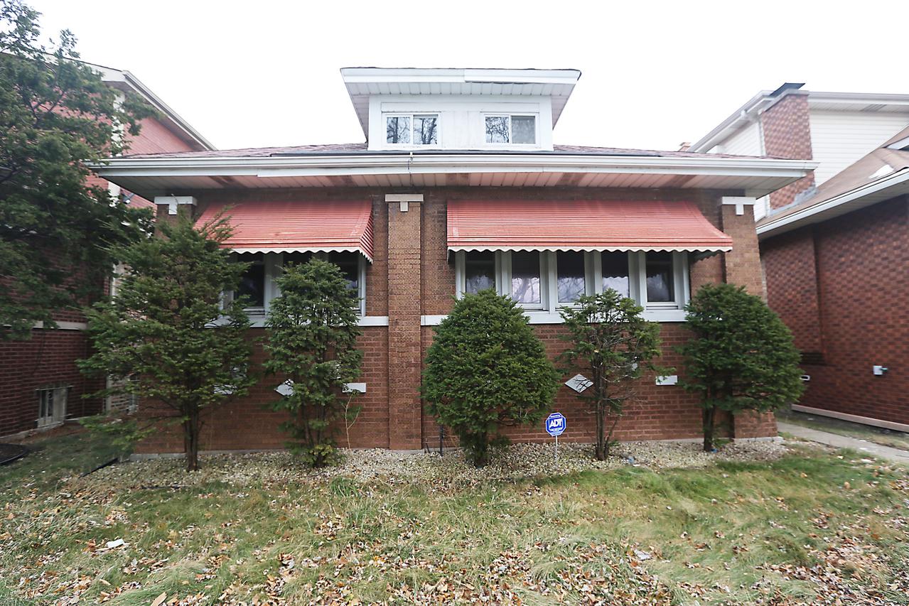 7305 S Prairie Ave., Chicago, IL 60619