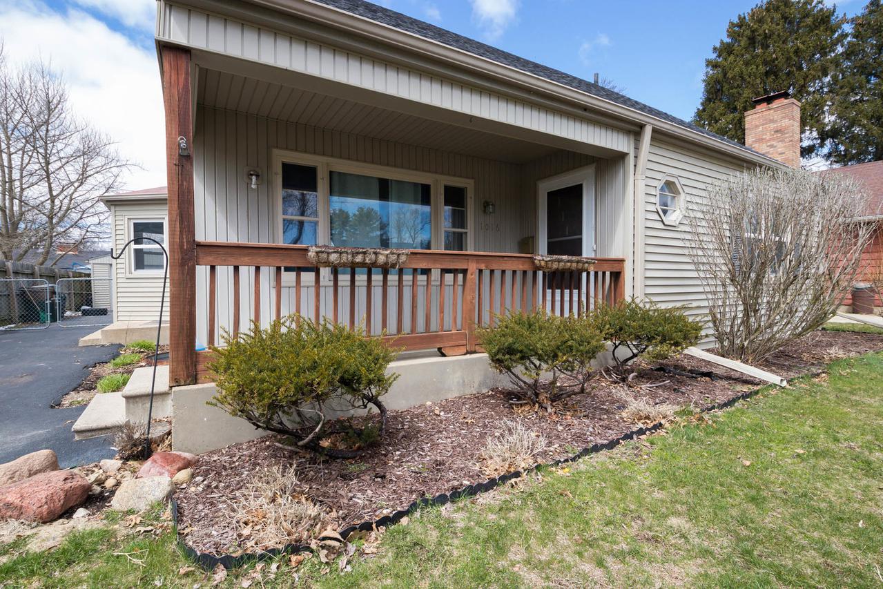 1016 Westchester Dr., Rockford, IL 61107