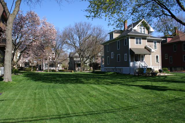 62 7th Ave., La Grange, IL 60525