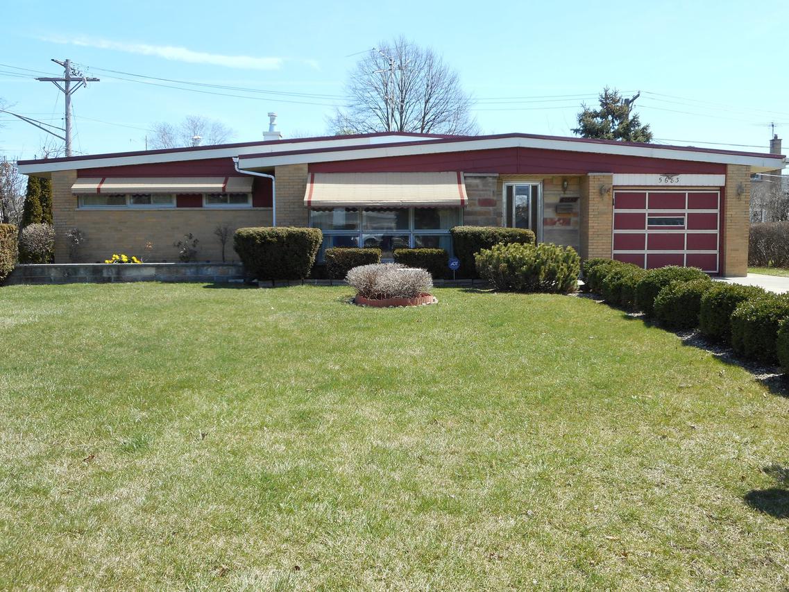 5683 N Vine Ave., Norwood Park Township, IL 60631