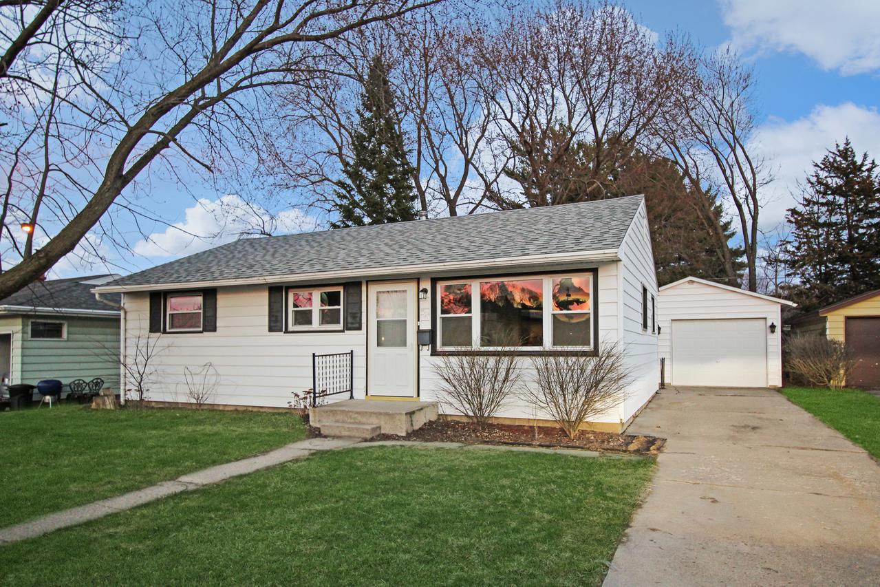 327 N Park Blvd., Freeport, IL 61032