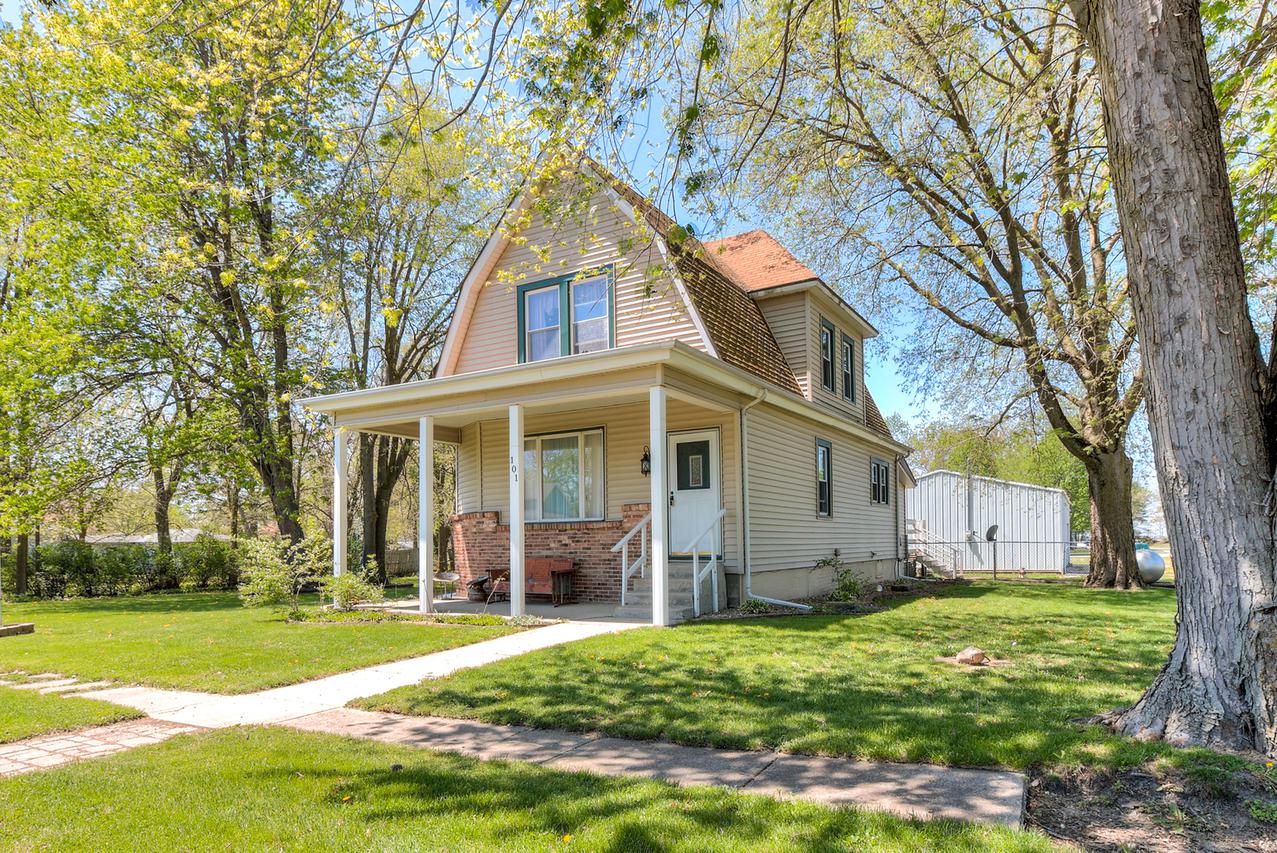 101 5th St., Foosland, IL 61845