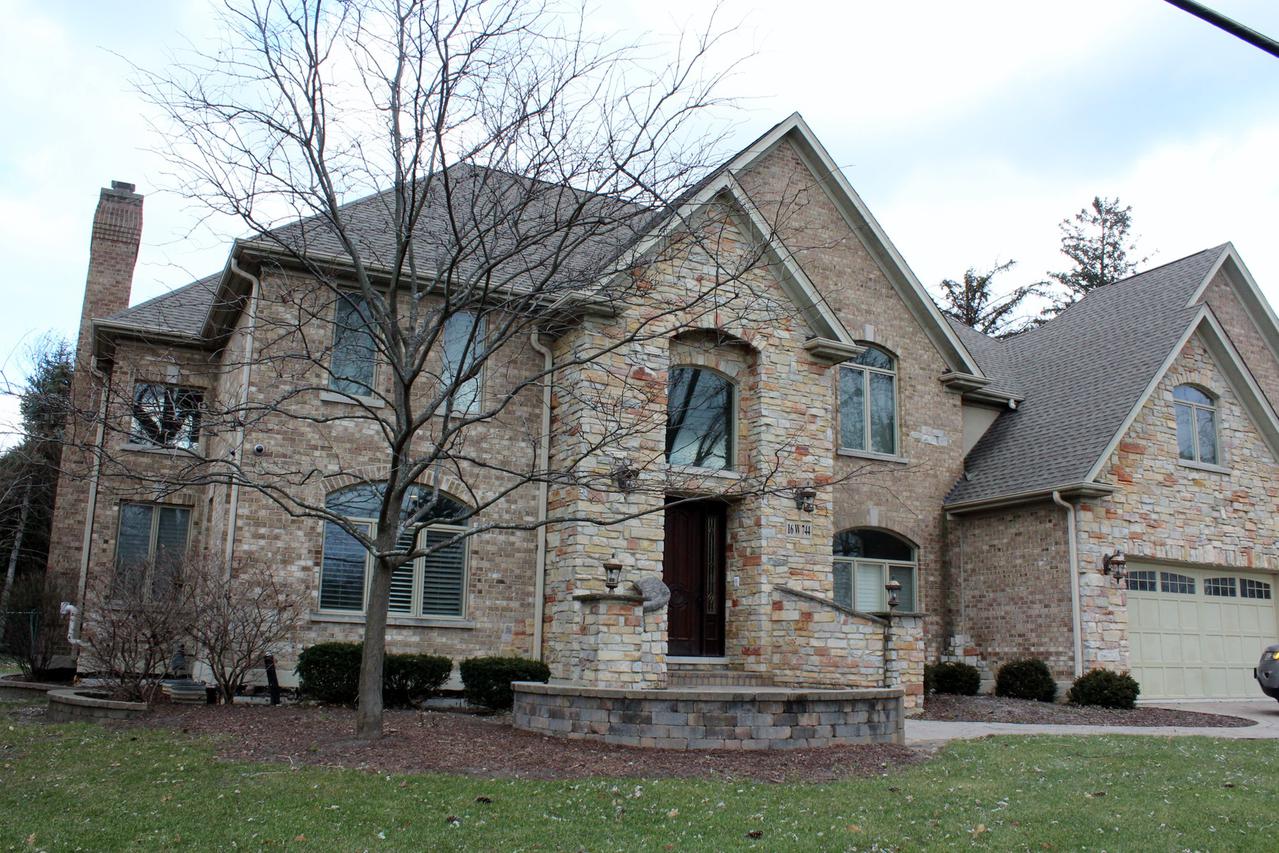 16W744 87th St., Willowbrook, IL 60527