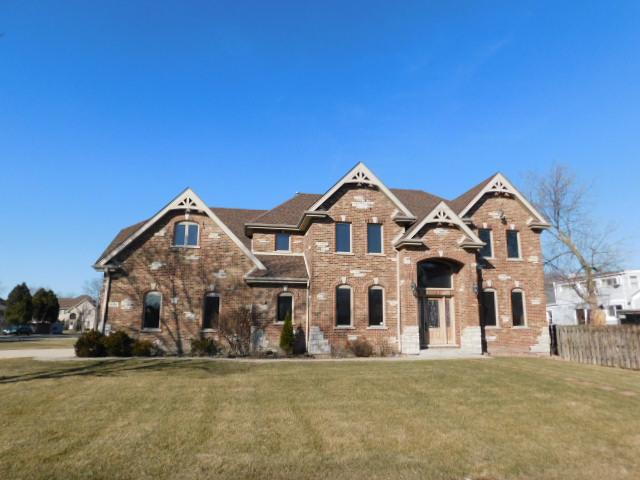 9406 Greenwood Dr., Des Plaines, IL 60016