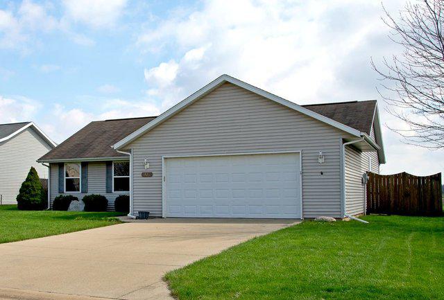 1425 Honeysuckle Ln., Farmer City, IL 61842