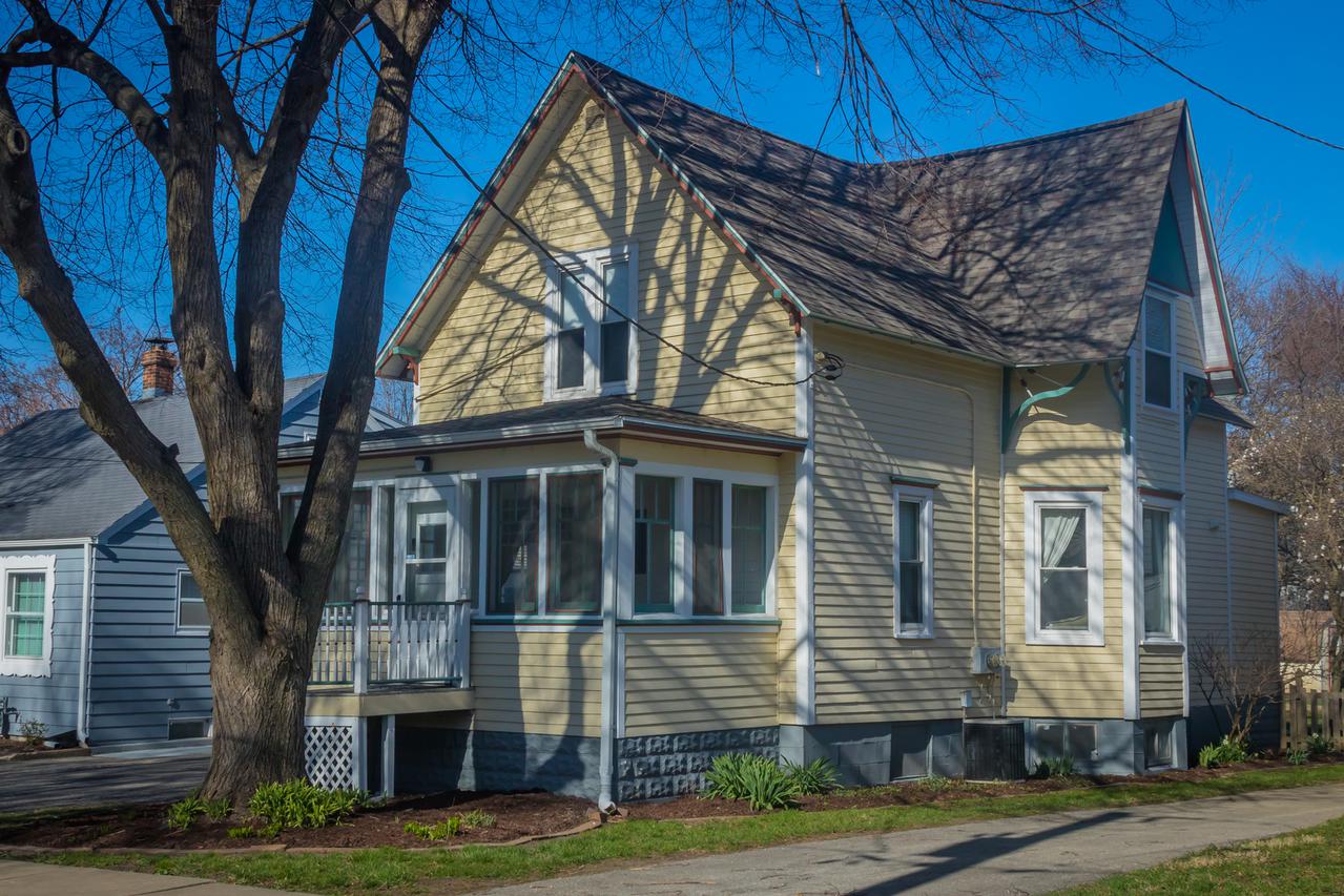 720 N 12th St., Dekalb, IL 60115