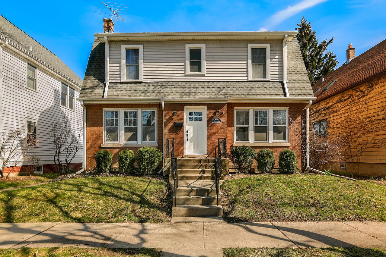 6733 N Olympia Ave., Chicago, IL 60631