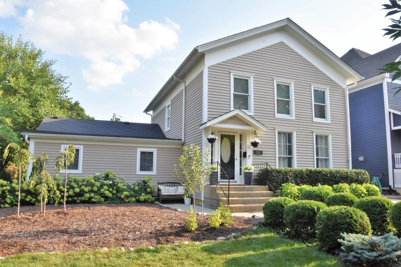 414 W Benton Ave., Naperville, IL 60540