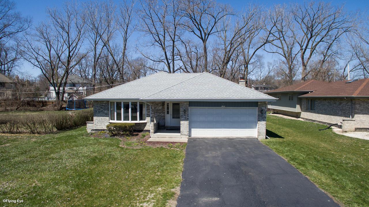 8240 Charles Ave., Palos Hills, IL 60465