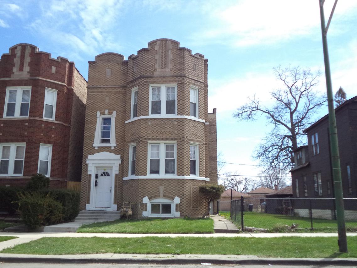 8911 S Hermitage Ave., Chicago, IL 60620
