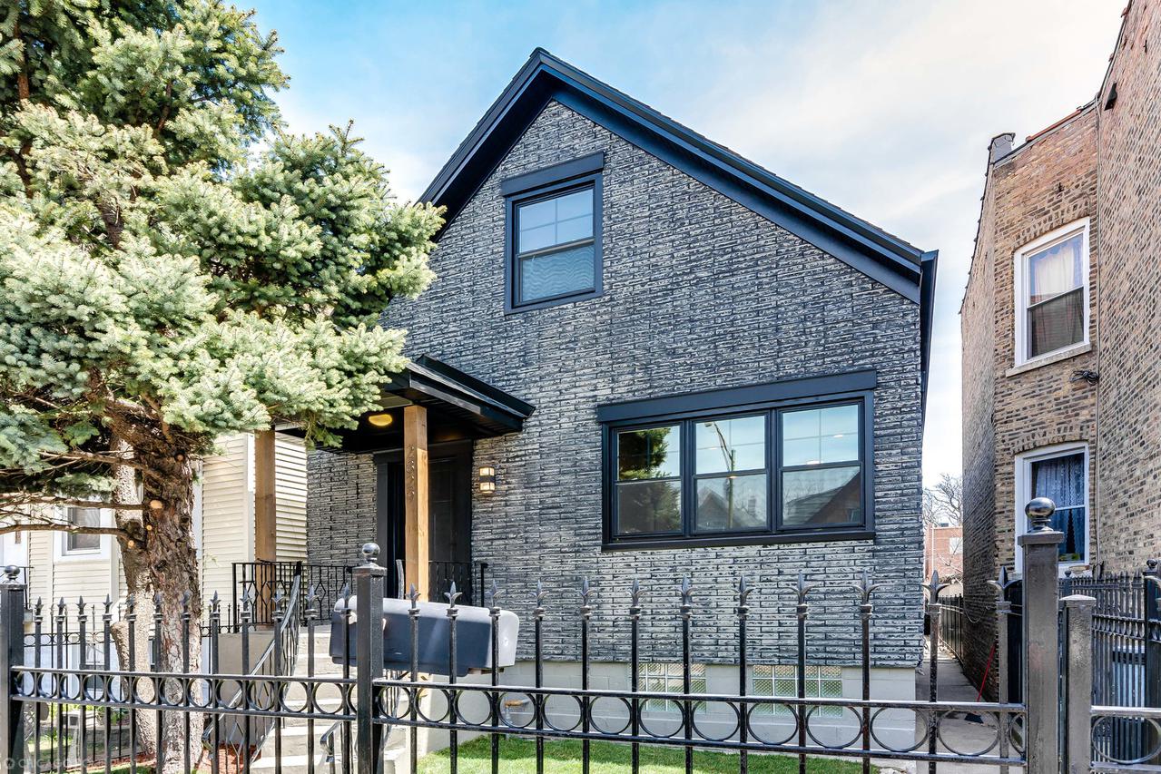 2829 N Kedzie Ave., Chicago, IL 60618