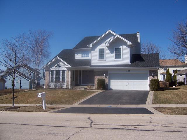 228 Little Creek Dr., Streamwood, IL 60107