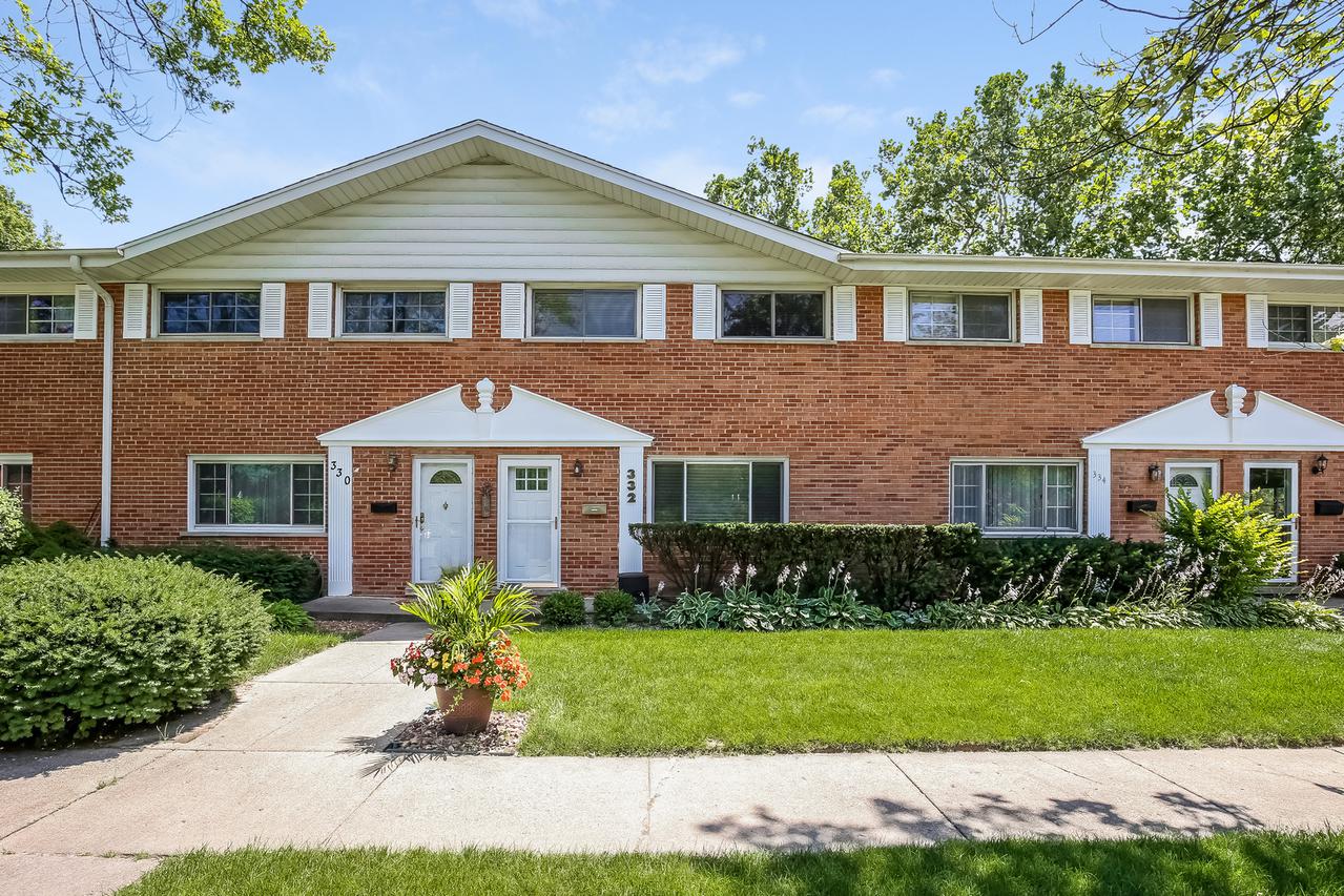 332 Skokie Ct., Wilmette, IL 60091