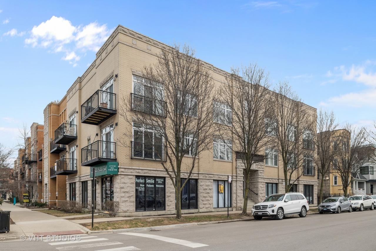 2155 W Roscoe St. #3N, Chicago, IL 60618