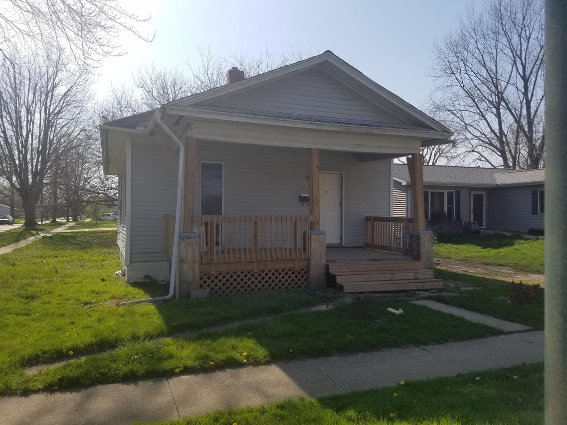 1101 N 6th St., Champaign, IL 61820