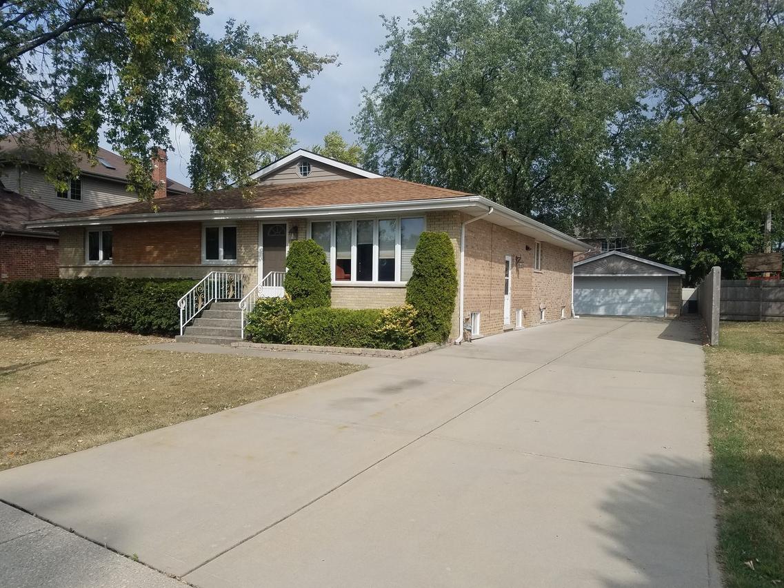 6636 W 88th St., Oak Lawn, IL 60453