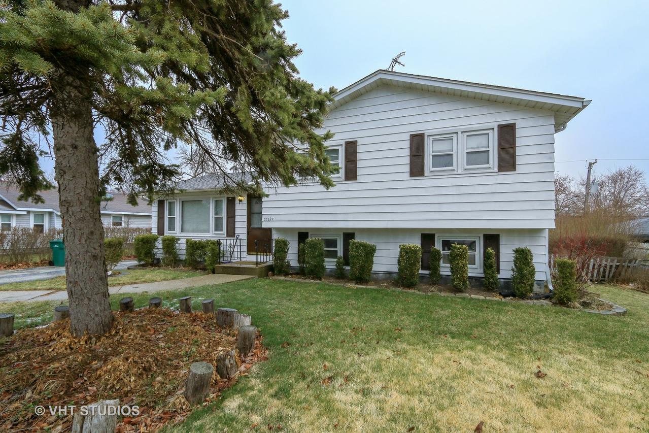 33697 N Idlewild Dr., Grayslake, IL 60030
