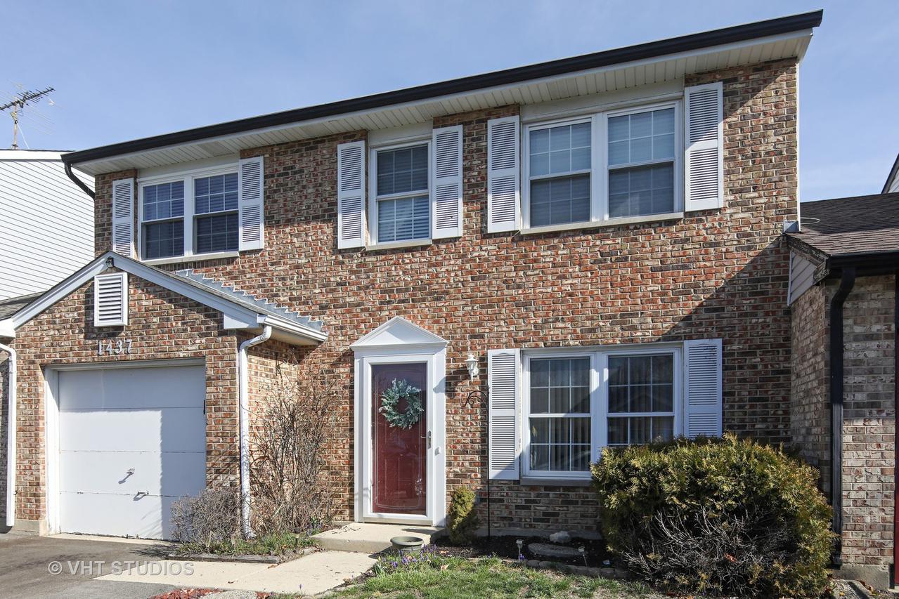 1437 Walnut Cir., Carol Stream, IL 60188