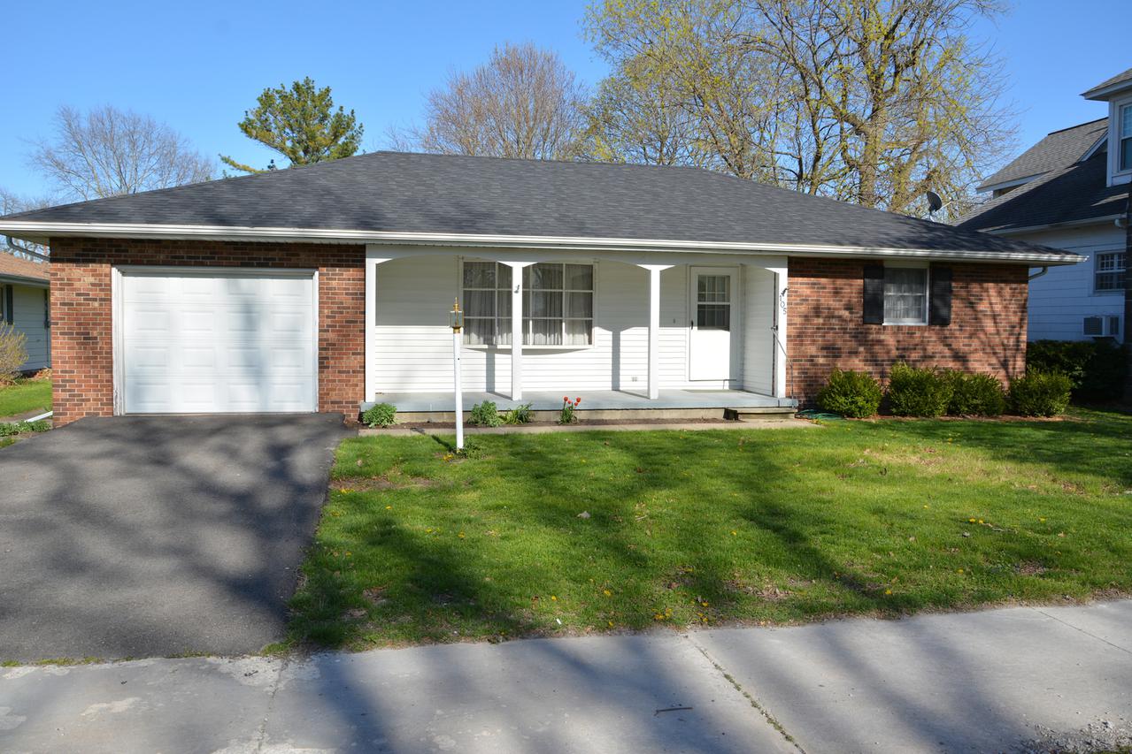 105 S Howard St., Newman, IL 61942