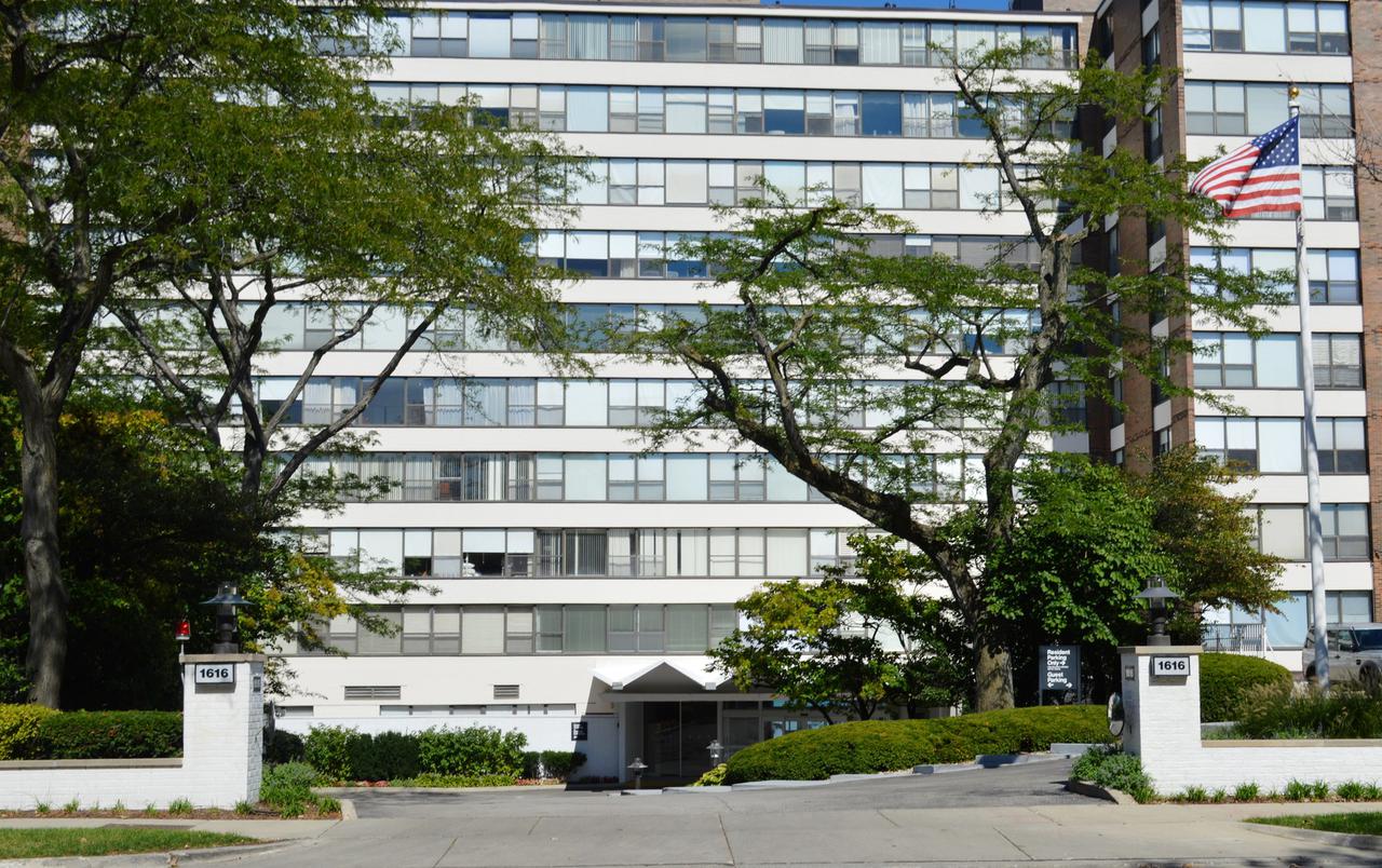 1616 Sheridan Rd. #2G, Wilmette, IL 60091