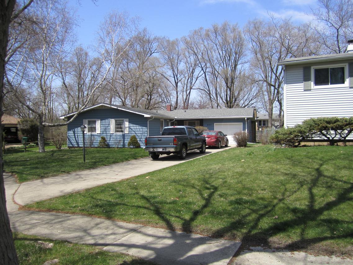 431 Gayle Ave., Dekalb, IL 60115