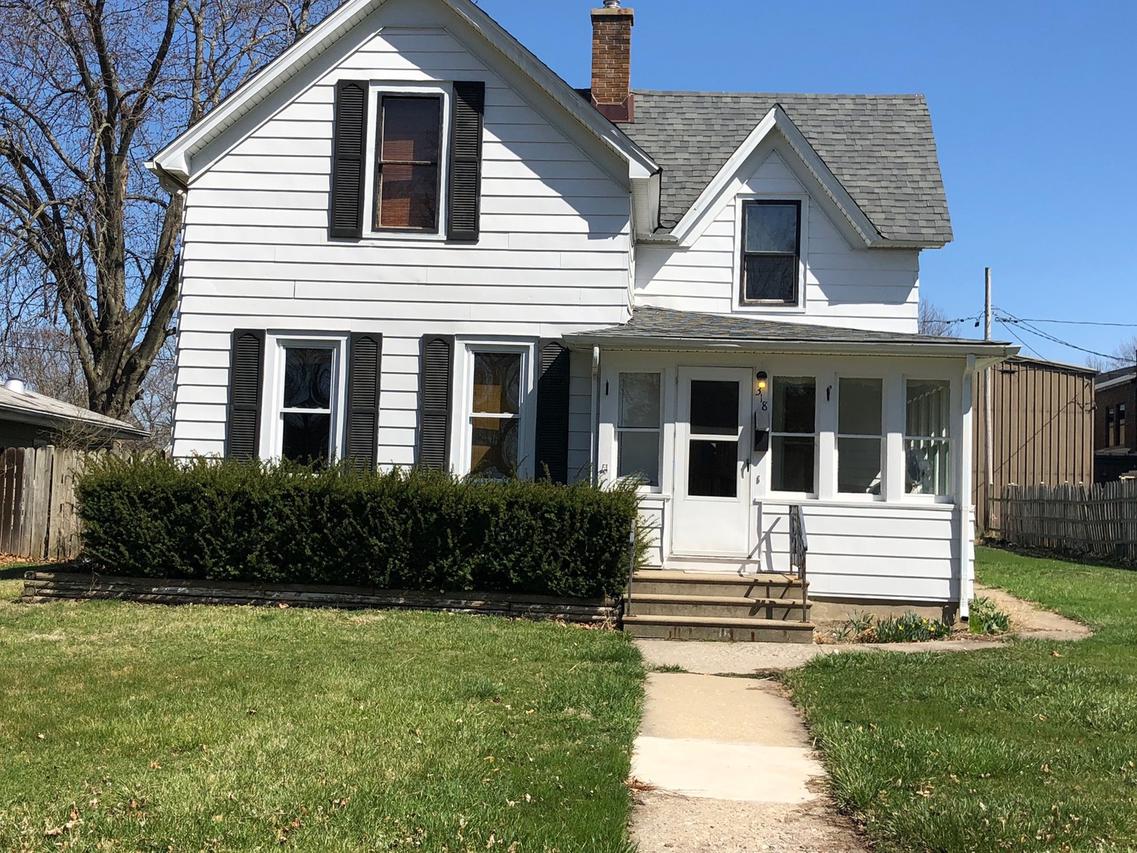 318 S 8th St., Dekalb, IL 60115