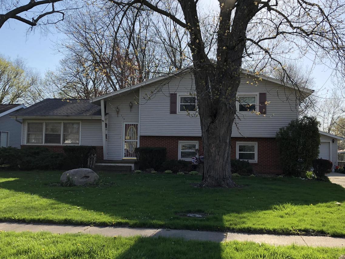 110 S Northwest St., Fisher, IL 61843