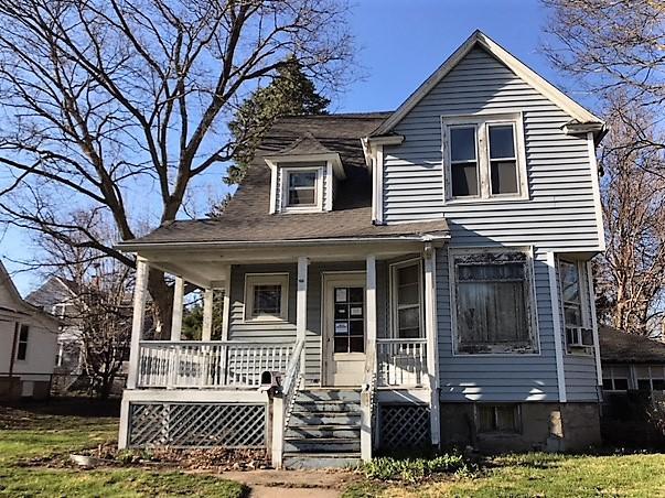 211 Home St., Sycamore, IL 60178