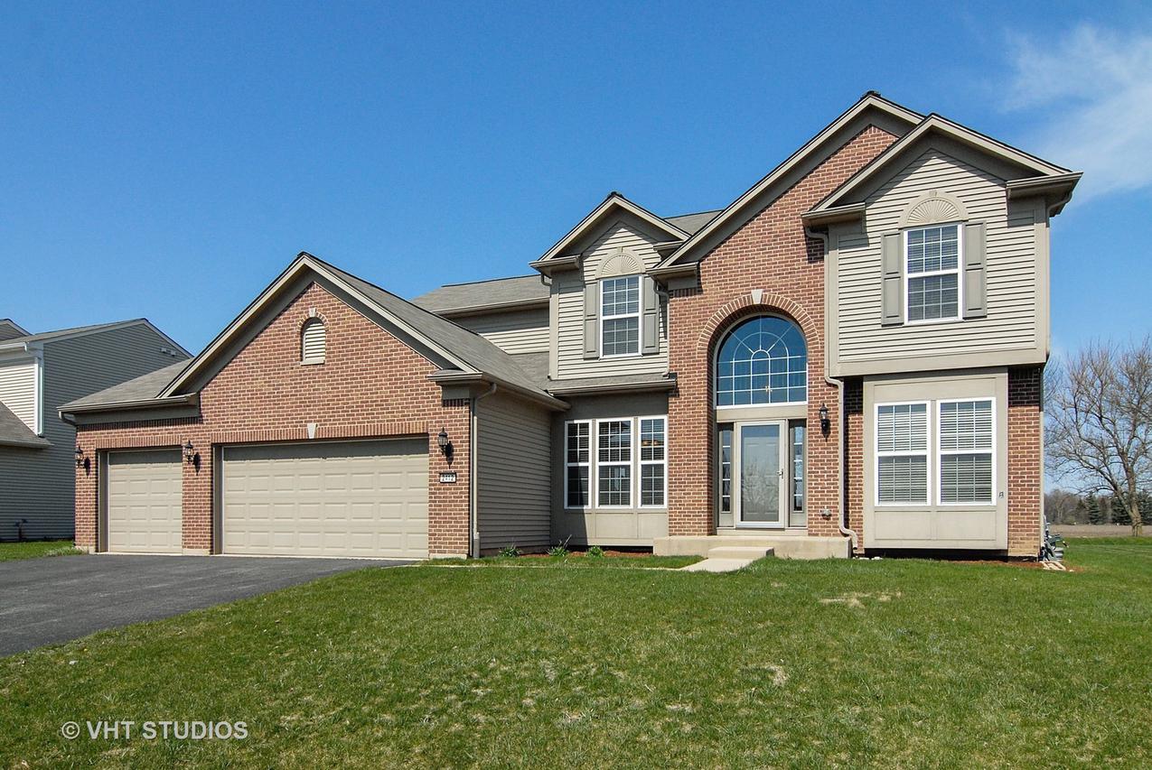 2412 Emerald Ln., Yorkville, IL 60560
