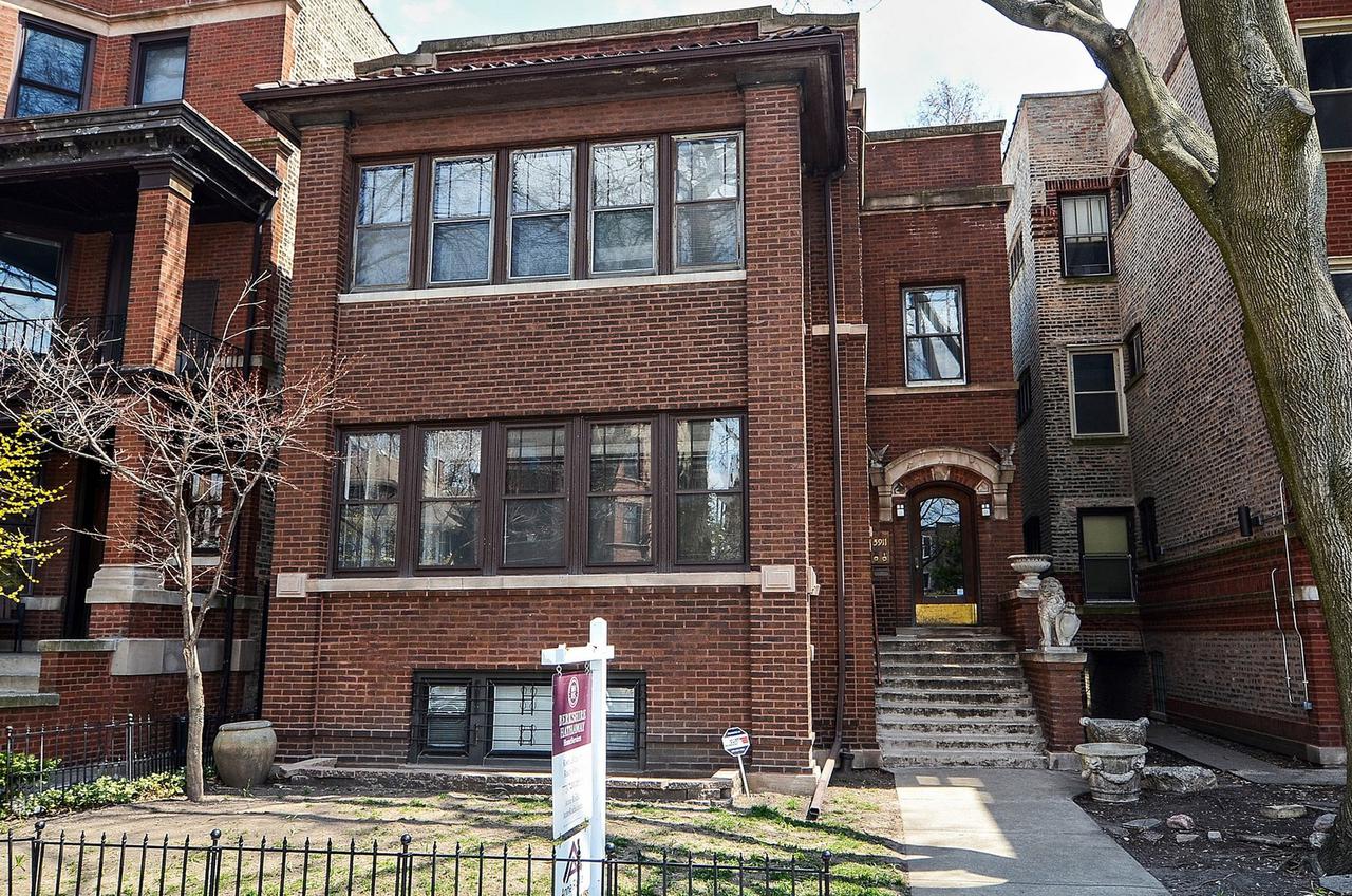 5911 N Magnolia Ave., Chicago, IL 60660
