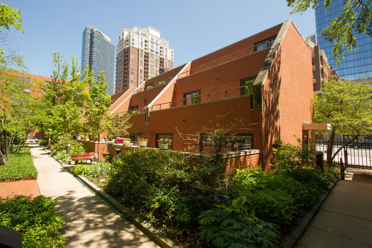 1153 S Plymouth Ct. #A, Chicago, IL 60605