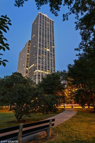 1555 N Astor St. #33E, Chicago, IL 60610
