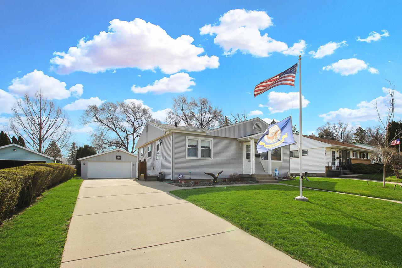 1447 Winter Dr., Freeport, IL 61032