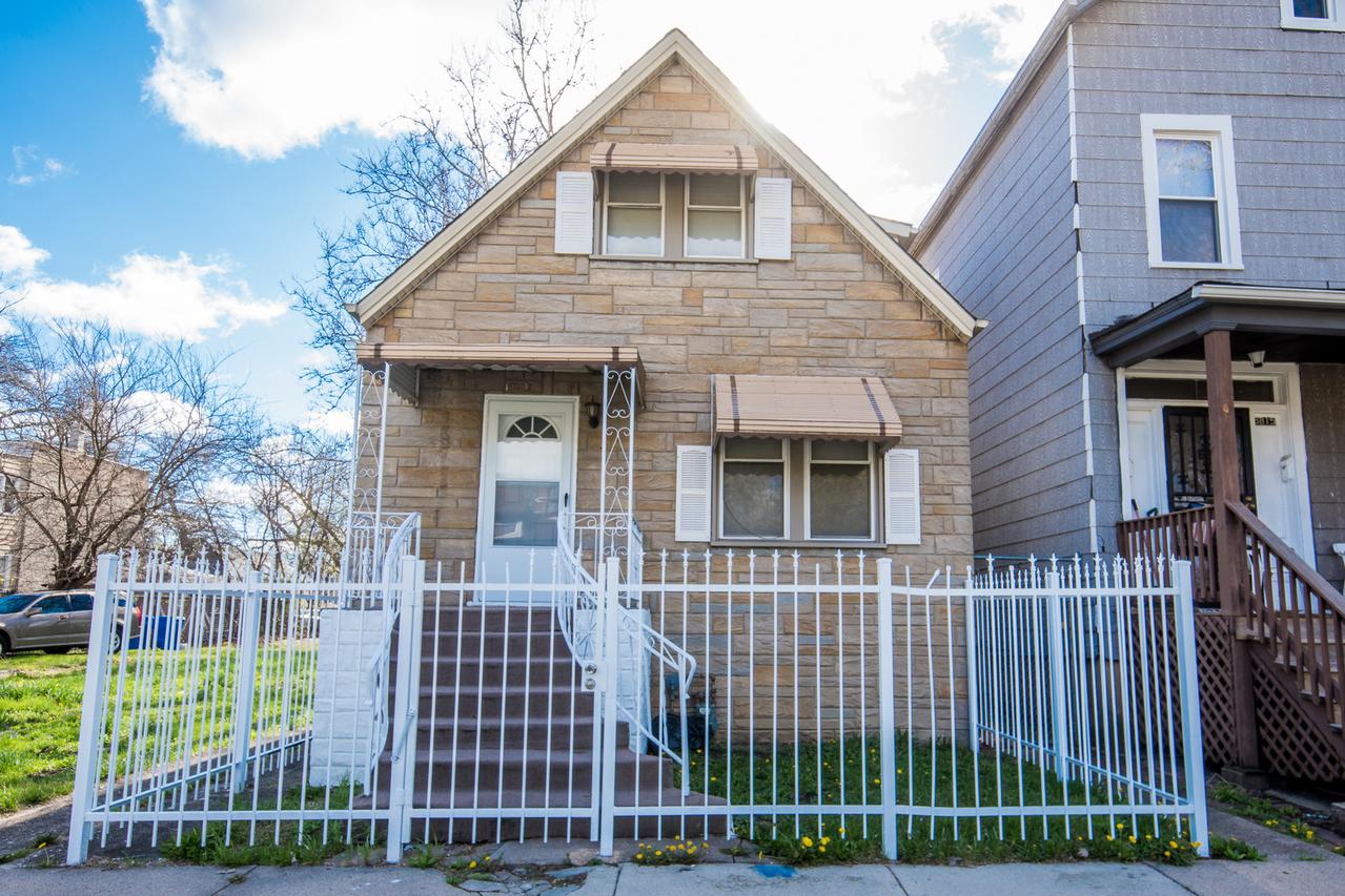 5813 S Hermitage Ave., Chicago, IL 60636