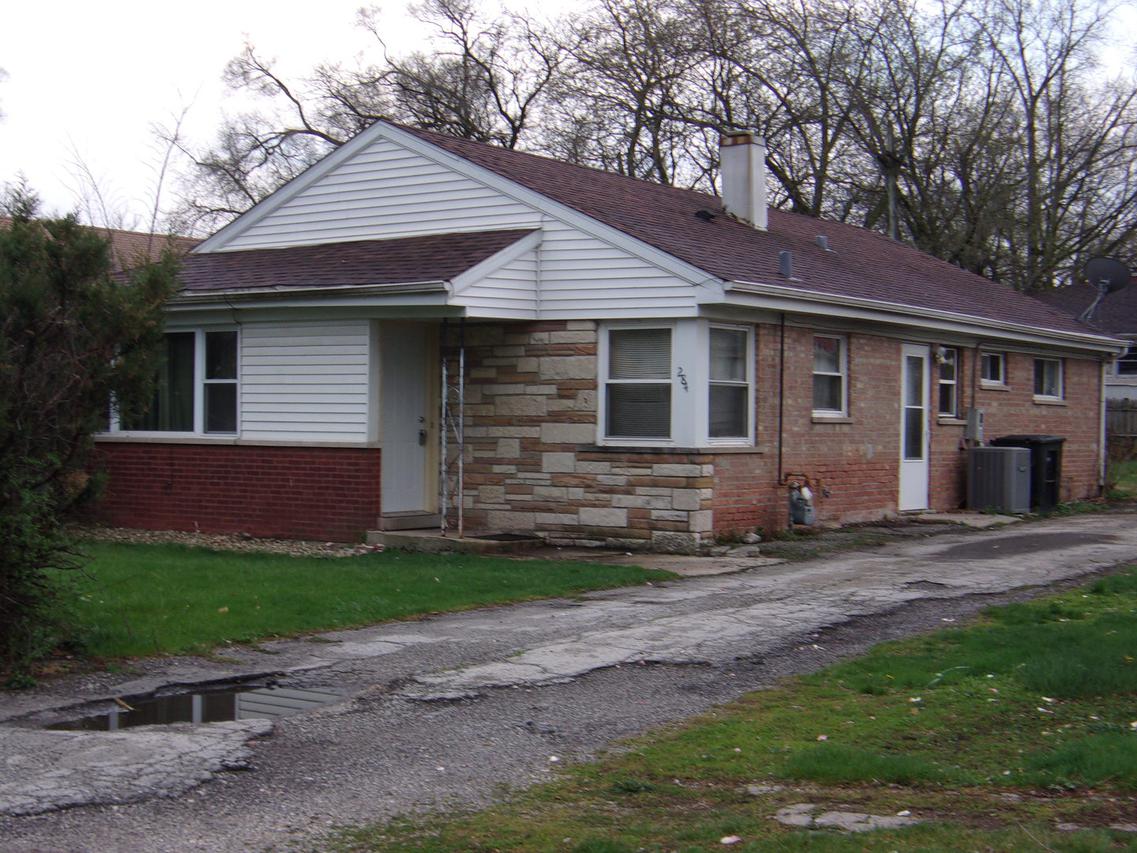 284 Calumet Blvd., Harvey, IL 60426