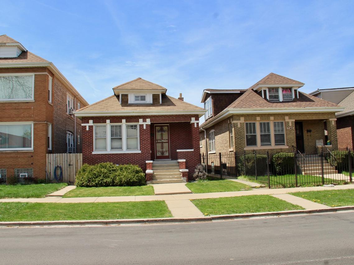 7150 S Rockwell St., Chicago, IL 60629