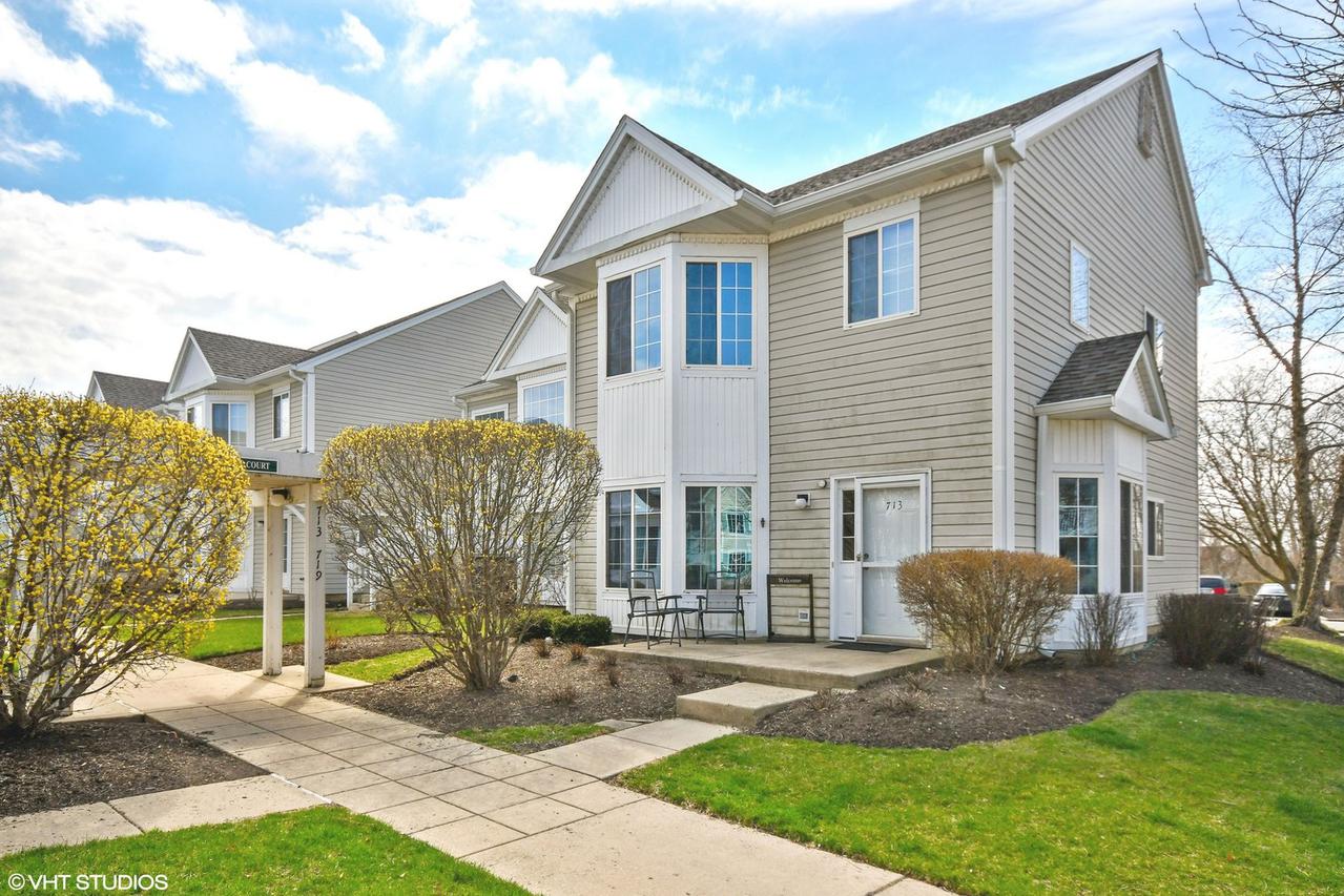 713 Hidden Creek Ln., North Aurora, IL 60542