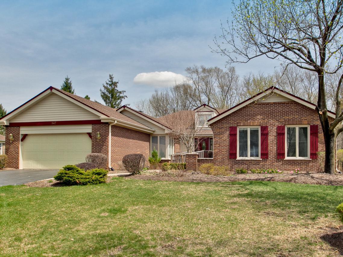 847 Fairfax Ct., Barrington, IL 60010