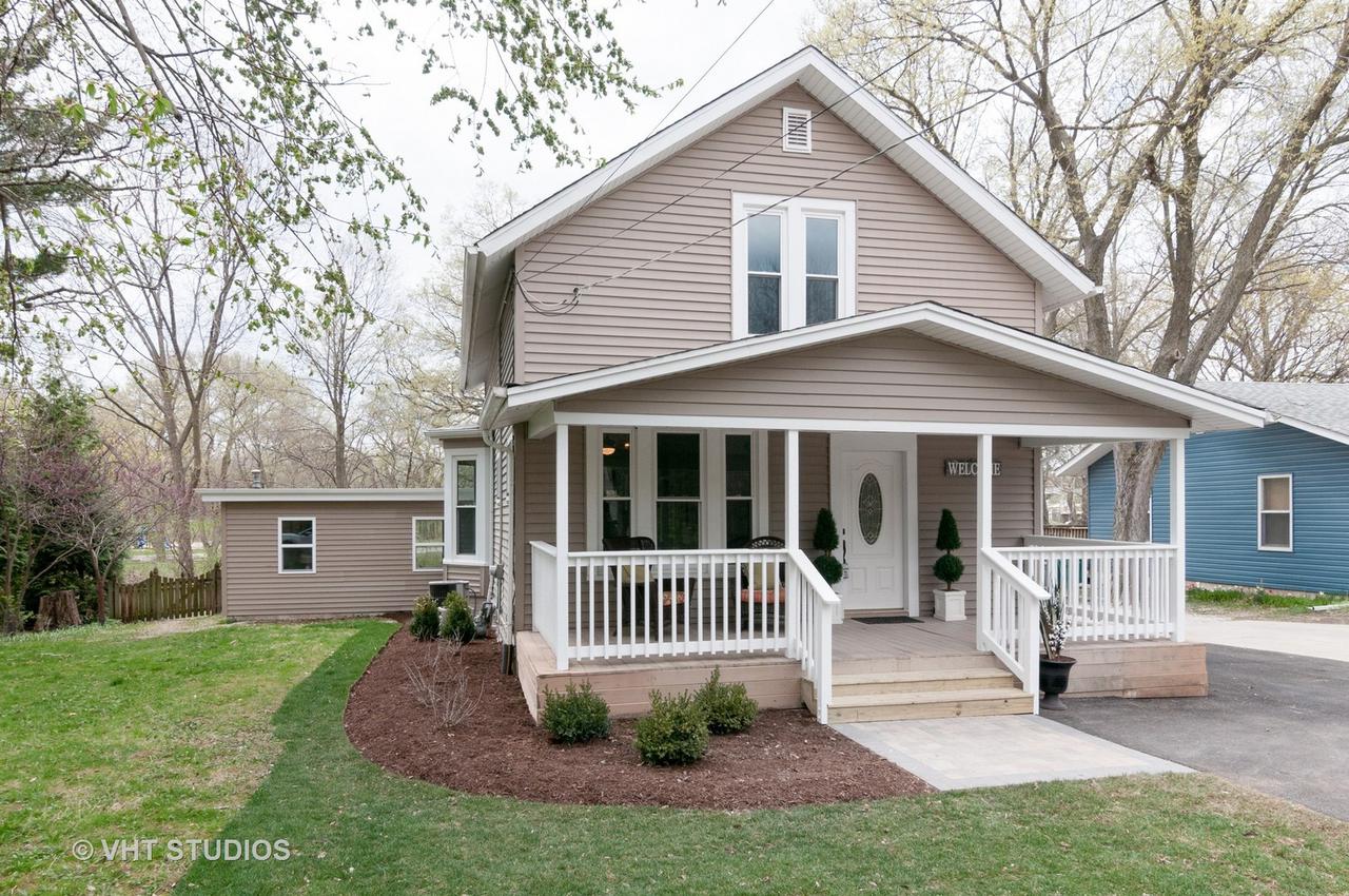 20 S Grant St., North Aurora, IL 60542