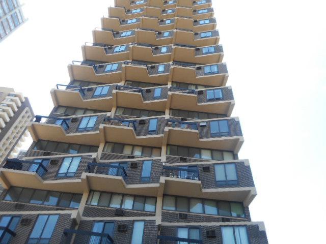6166 N Sheridan Rd. #26L, Chicago, IL 60660