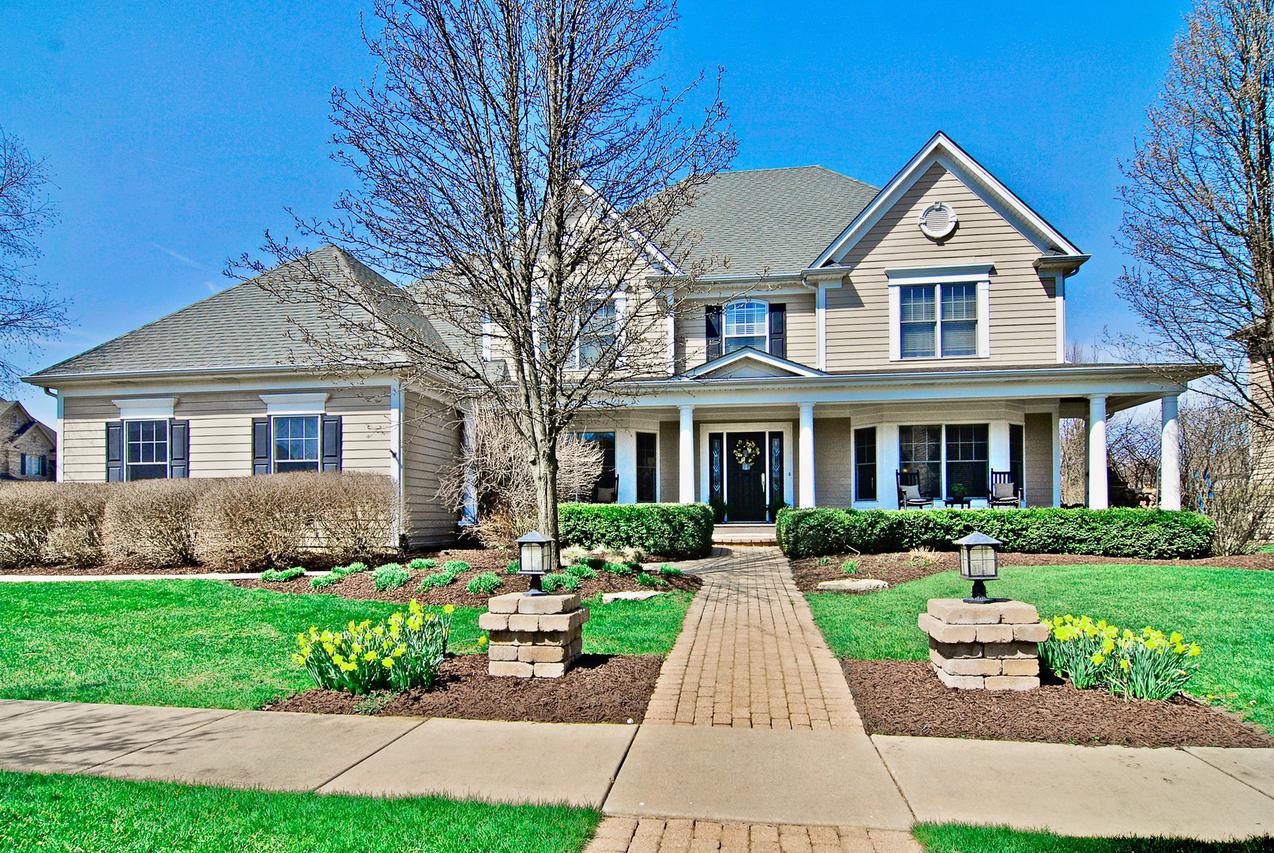 40W714 Fox Creek Dr., St. Charles, IL 60175