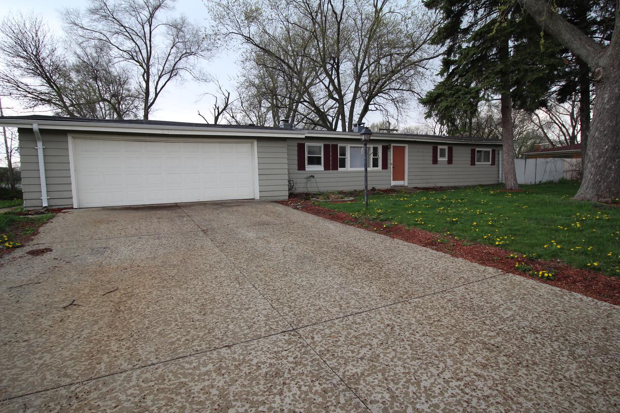 17w424 Butterfield Rd., Oakbrook Terrace, IL 60181