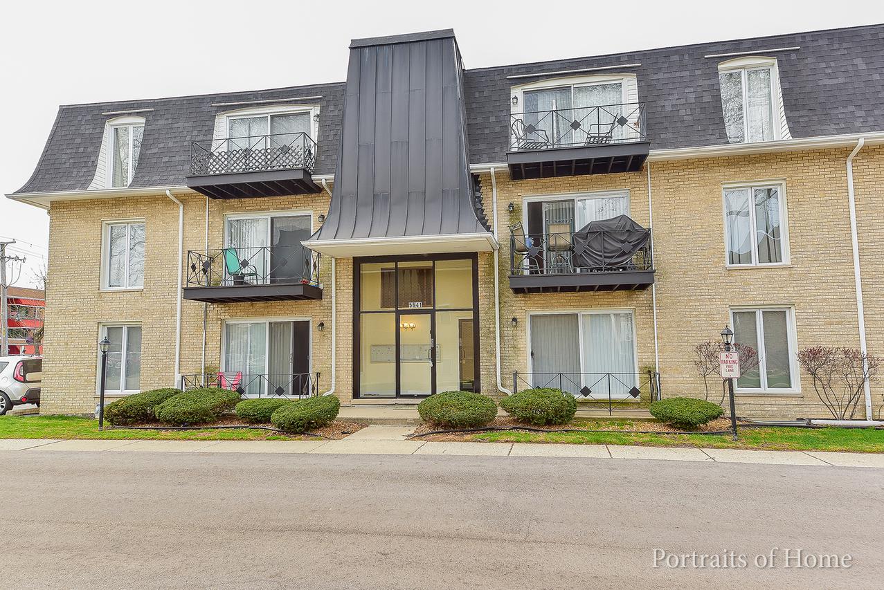 5641 Circle Dr. #303, Oak Lawn, IL 60453