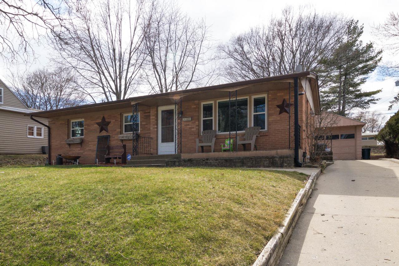 2335 Cornell Dr., Rockford, IL 61108