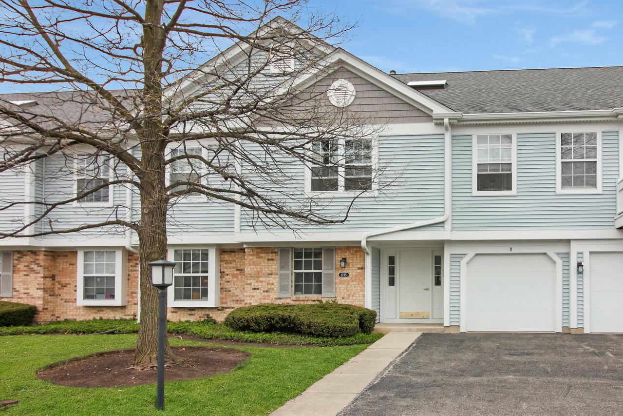 1225 Bradwell Ln. #B, Mundelein, IL 60060