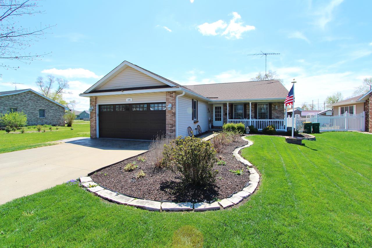 135 W Walnut St., Coal City, IL 60416