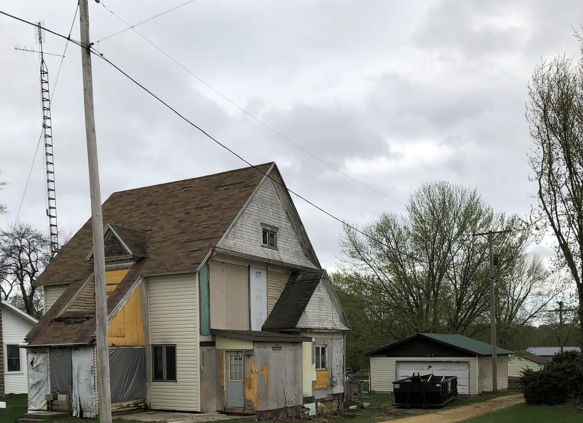 6342 High St., Freeport, IL 61032