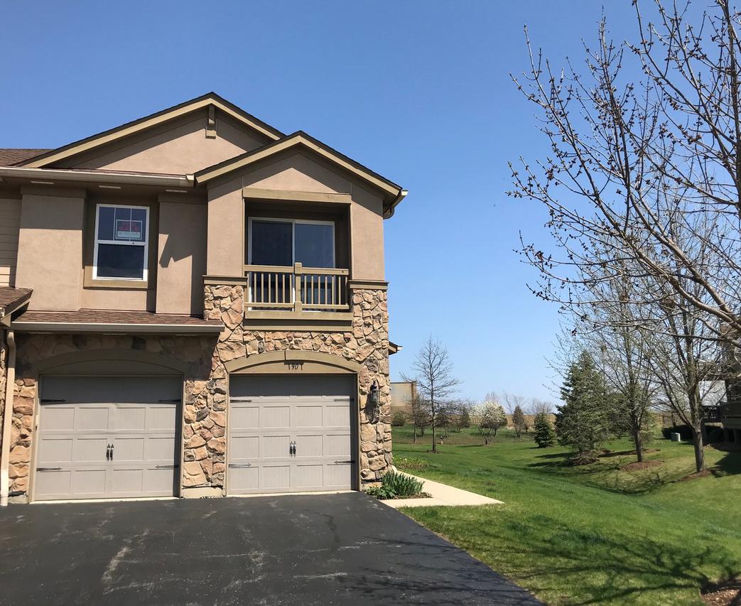 1901 N Crenshaw Cir., Vernon Hills, IL 60061