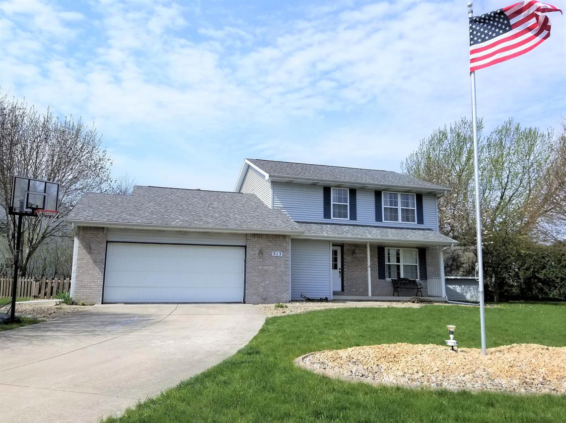513 Sherwood Dr., St. Joseph, IL 61873