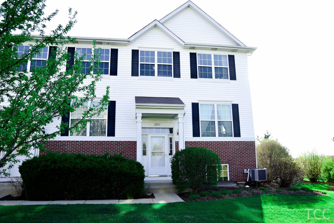 2251 Beresford Dr., Yorkville, IL 60560